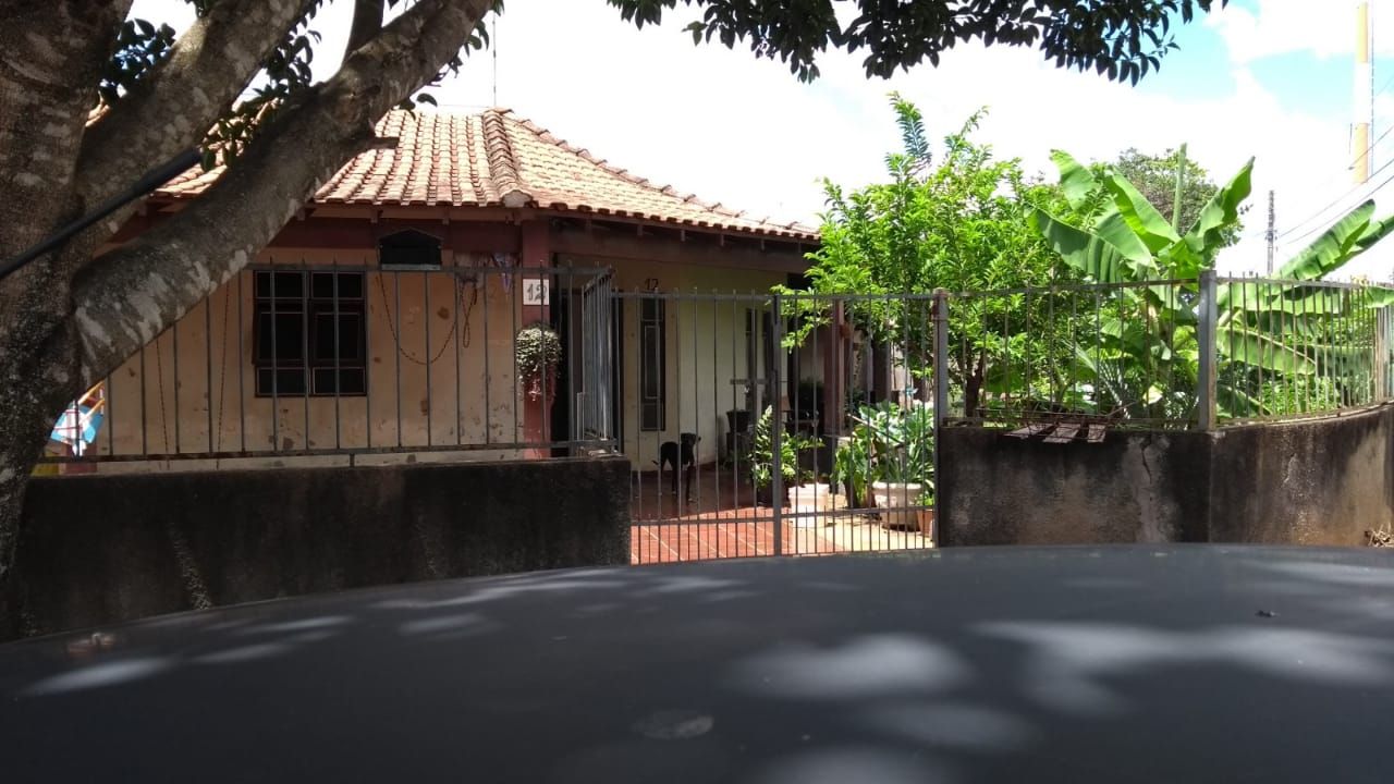 Captação de Casa a venda na Rua Capitão-do-mato, Conjunto Habitacional Violim, Londrina, PR